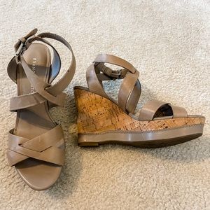 Strappy wedge sandal